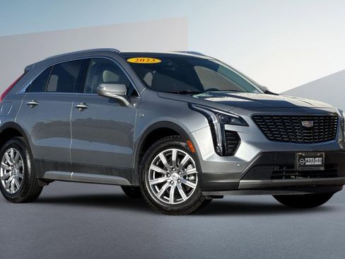 Used 2023 Cadillac XT4 Premium Luxury image 2