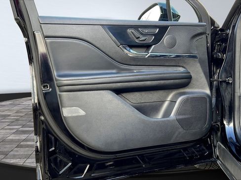 Used 2023 Lincoln Corsair Standard image 25