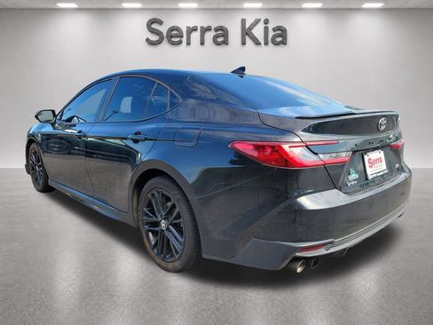 Used 2025 Toyota Camry SE w/ Convenience Package FWD image 3