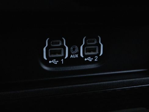 Used 2024 RAM 1500 Laramie AWD/4WD image 23