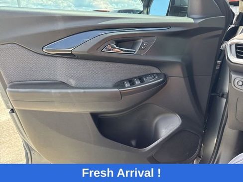Used 2022 Chevrolet TrailBlazer LT FWD image 11