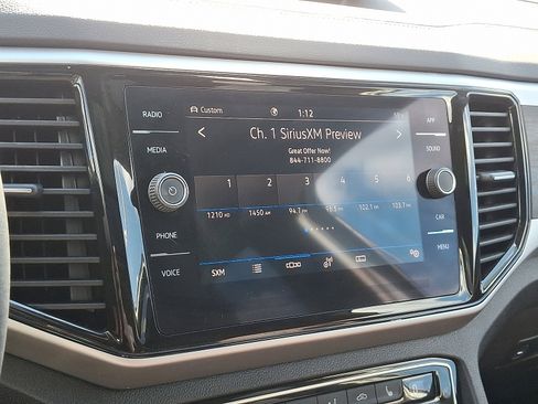 Certified 2023 Volkswagen Atlas SE w/ Panoramic Sunroof Package image 18