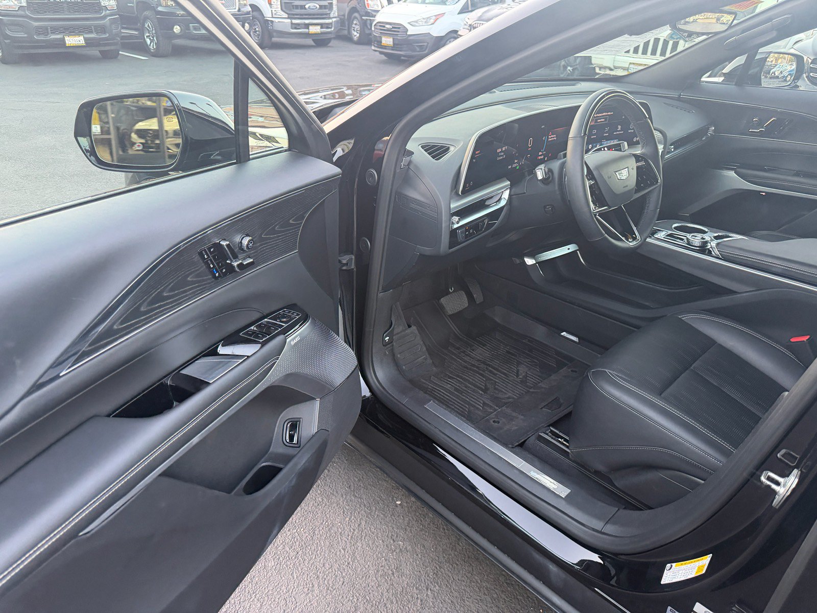 Used 2024 Cadillac Lyriq Sport AWD/4WD image 18