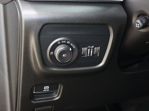 Used 2024 Jeep Grand Cherokee Overland AWD/4WD image 25