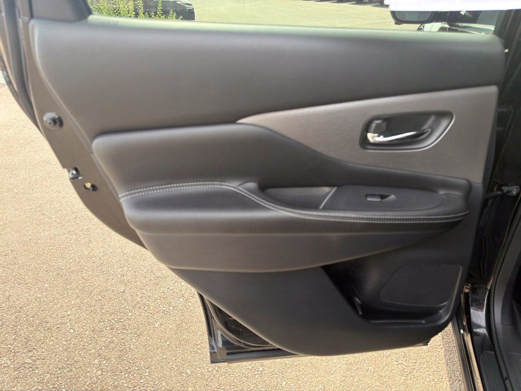 Used 2019 Nissan Murano SV w/ Premium Package AWD/4WD image 19