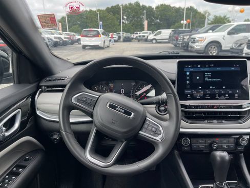Used 2024 Jeep Compass Limited AWD/4WD image 16