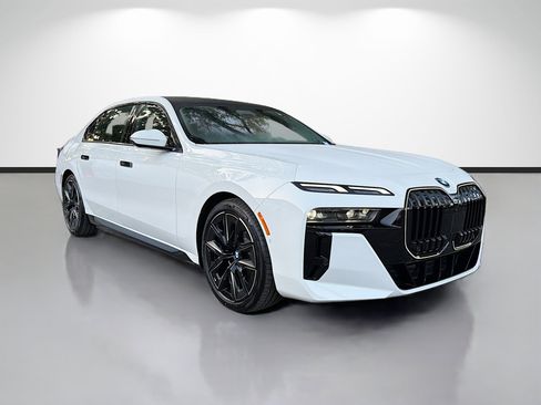 New 2026 BMW i7 xDrive60 w/ M Sport Package RWD image 1