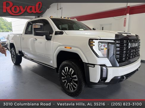 Used 2024 GMC Sierra 2500 Denali Ultimate w/ Max Trailering Package AWD/4WD image 6