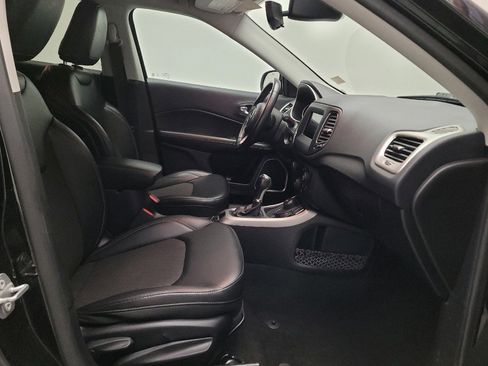 Used 2020 Jeep Compass Latitude AWD/4WD image 21