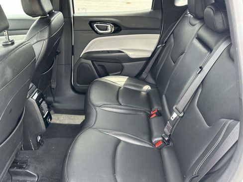 Used 2025 Jeep Compass Limited AWD/4WD image 12