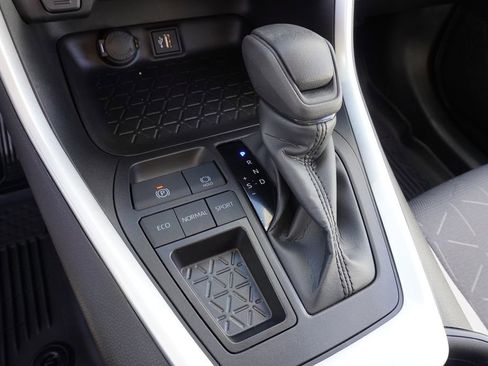 Used 2024 Toyota RAV4 XLE image 18