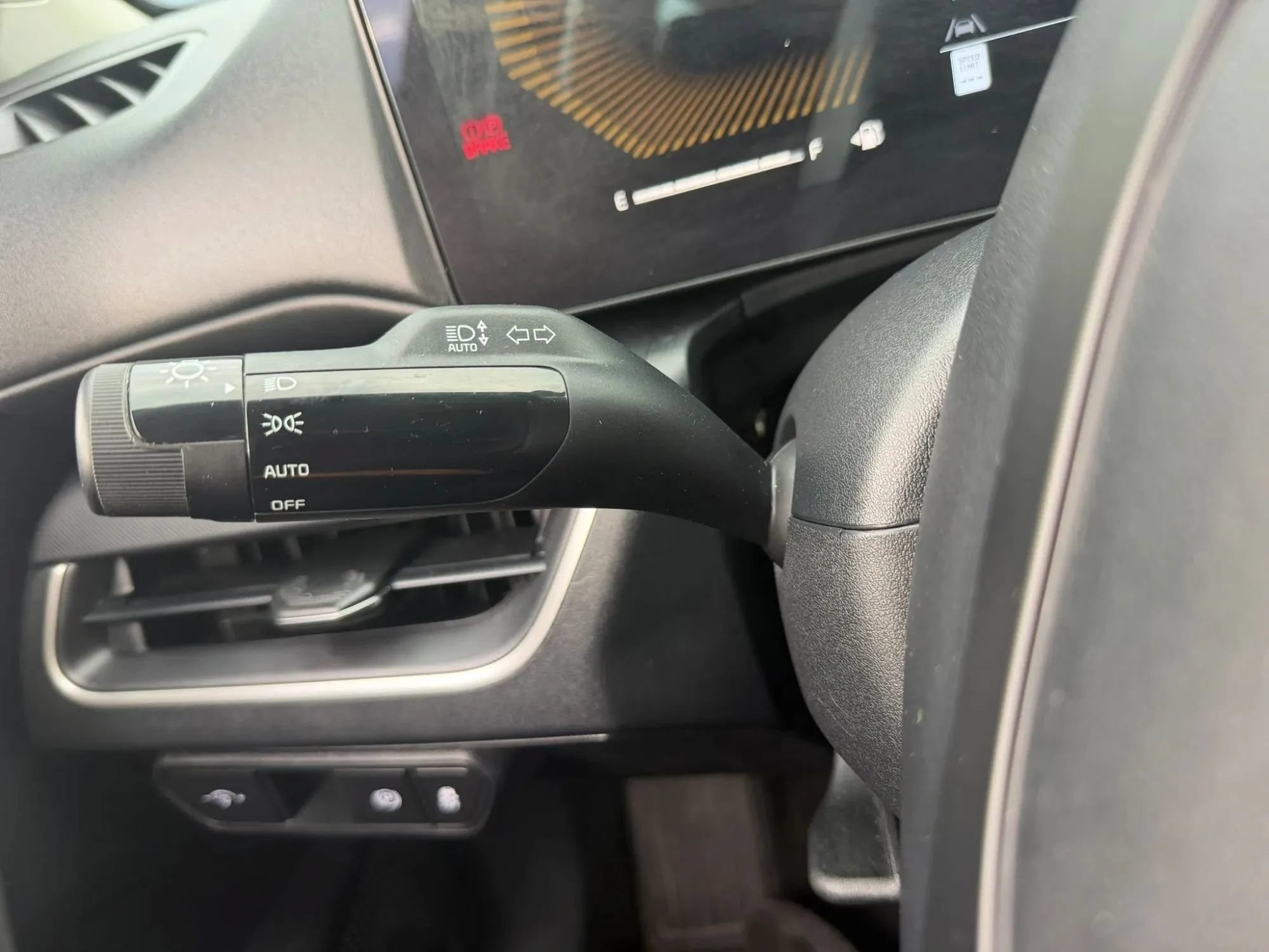 Used 2025 Kia K4 FWD image 16