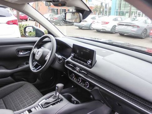 Used 2025 Honda HR-V LX image 22