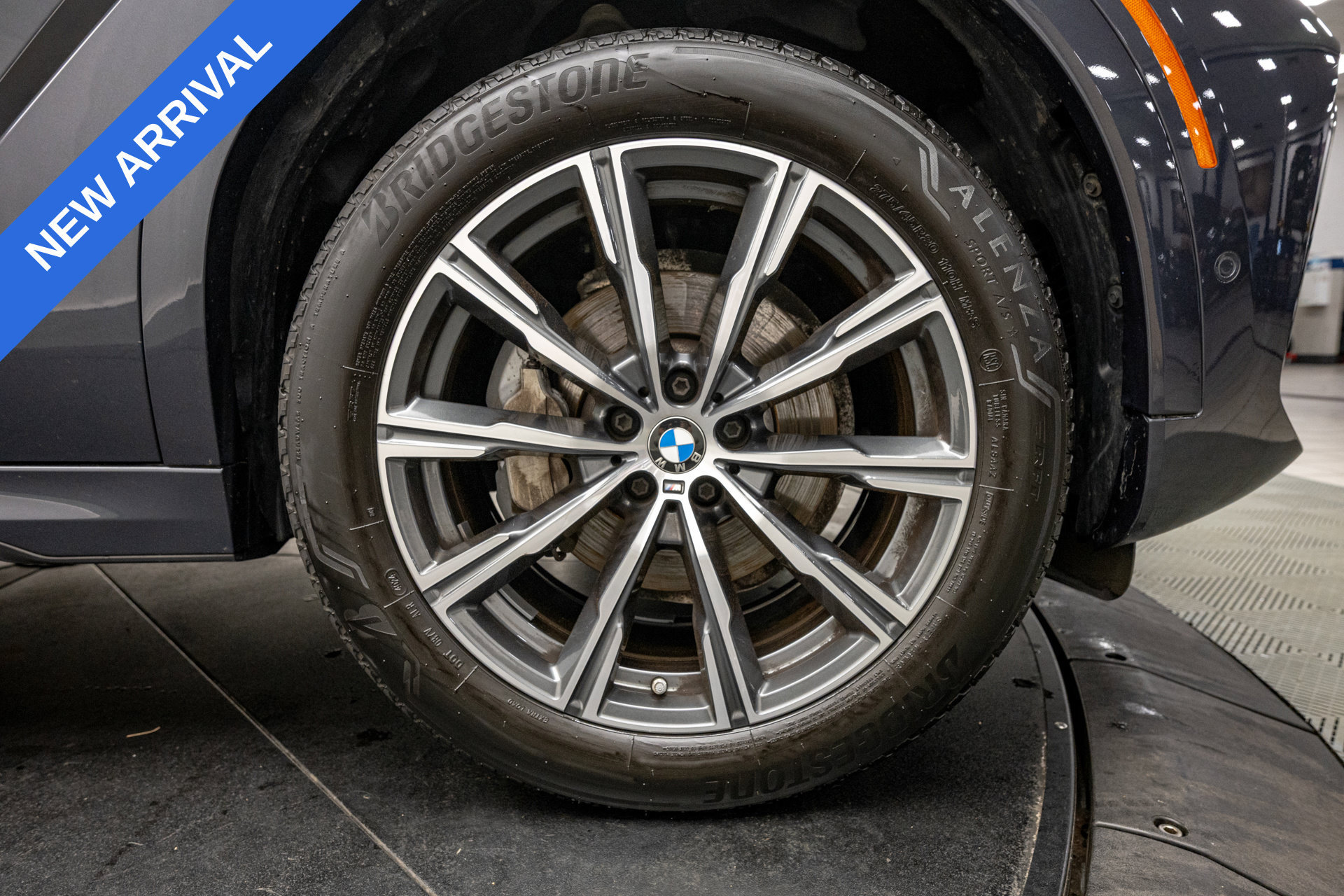 Used 2022 BMW X6 xDrive40i w/ M Sport Package AWD/4WD image 25