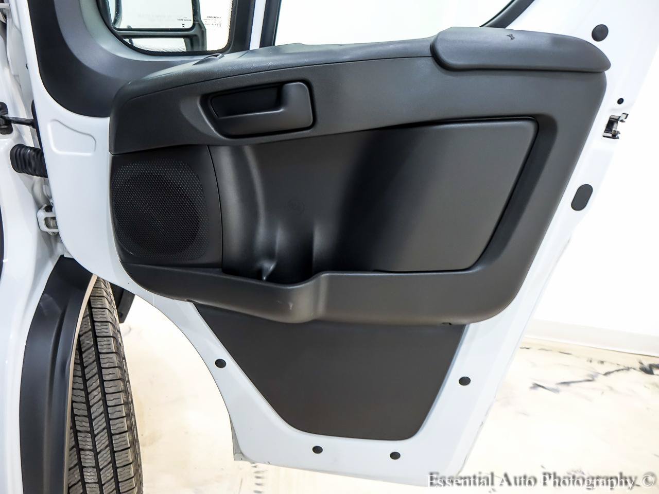 Used 2025 RAM ProMaster 2500 w/ Convenience Group FWD image 17