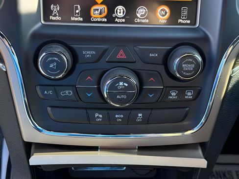 Used 2014 Jeep Grand Cherokee Overland AWD/4WD image 26