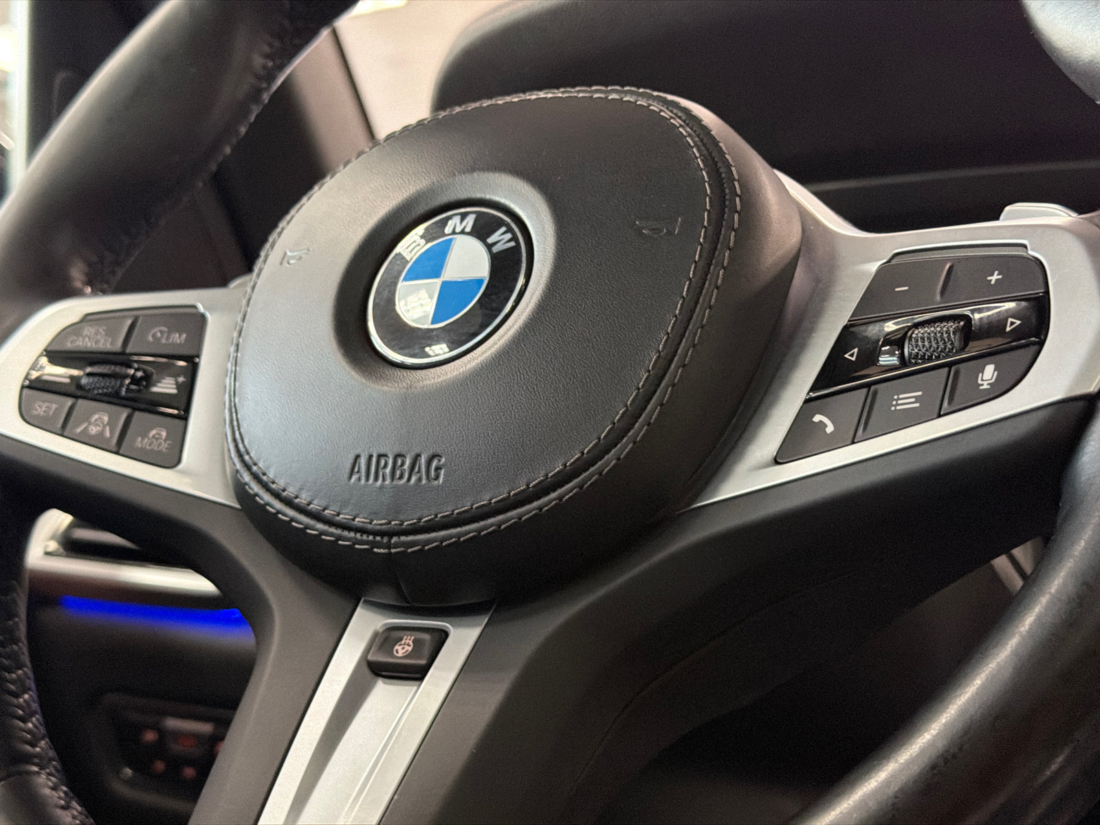 Used 2022 BMW X5 xDrive40i w/ M Sport Package AWD/4WD image 26