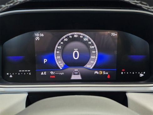 New 2025 Volkswagen Taos SE image 11