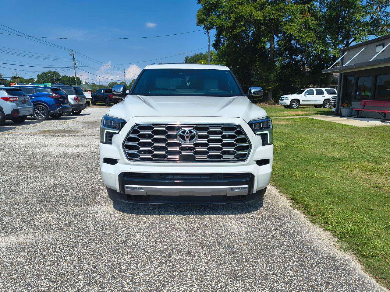 Used 2025 Toyota Sequoia Capstone AWD/4WD image 3