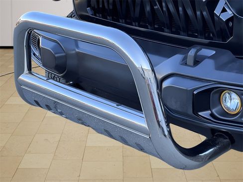 Used 2022 Jeep Gladiator Sport image 37