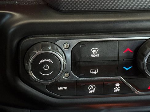 Used 2020 Jeep Wrangler Unlimited Rubicon w/ LED Lighting Group AWD/4WD image 27