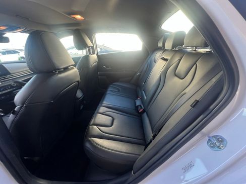 Used 2025 Hyundai Elantra Limited image 25