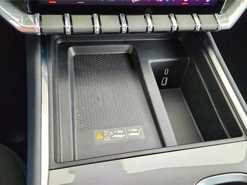 New 2025 GMC Acadia Elevation image 47