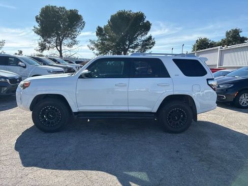 Used 2018 Toyota 4Runner SR5 image 4