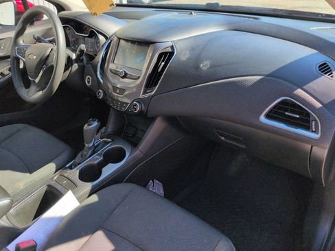 Used 2017 Chevrolet Cruze LT w/ Convenience Package image 29