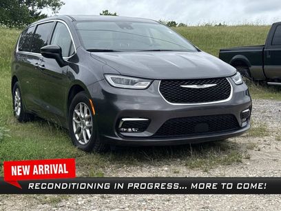 Used 2023 Chrysler Pacifica Touring-L