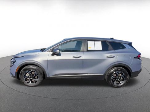 Used 2025 Kia Sportage LX FWD image 7