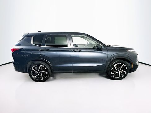 Used 2024 Mitsubishi Outlander SE image 10