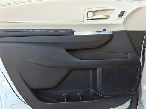 Certified 2025 Toyota Sienna Limited image 12
