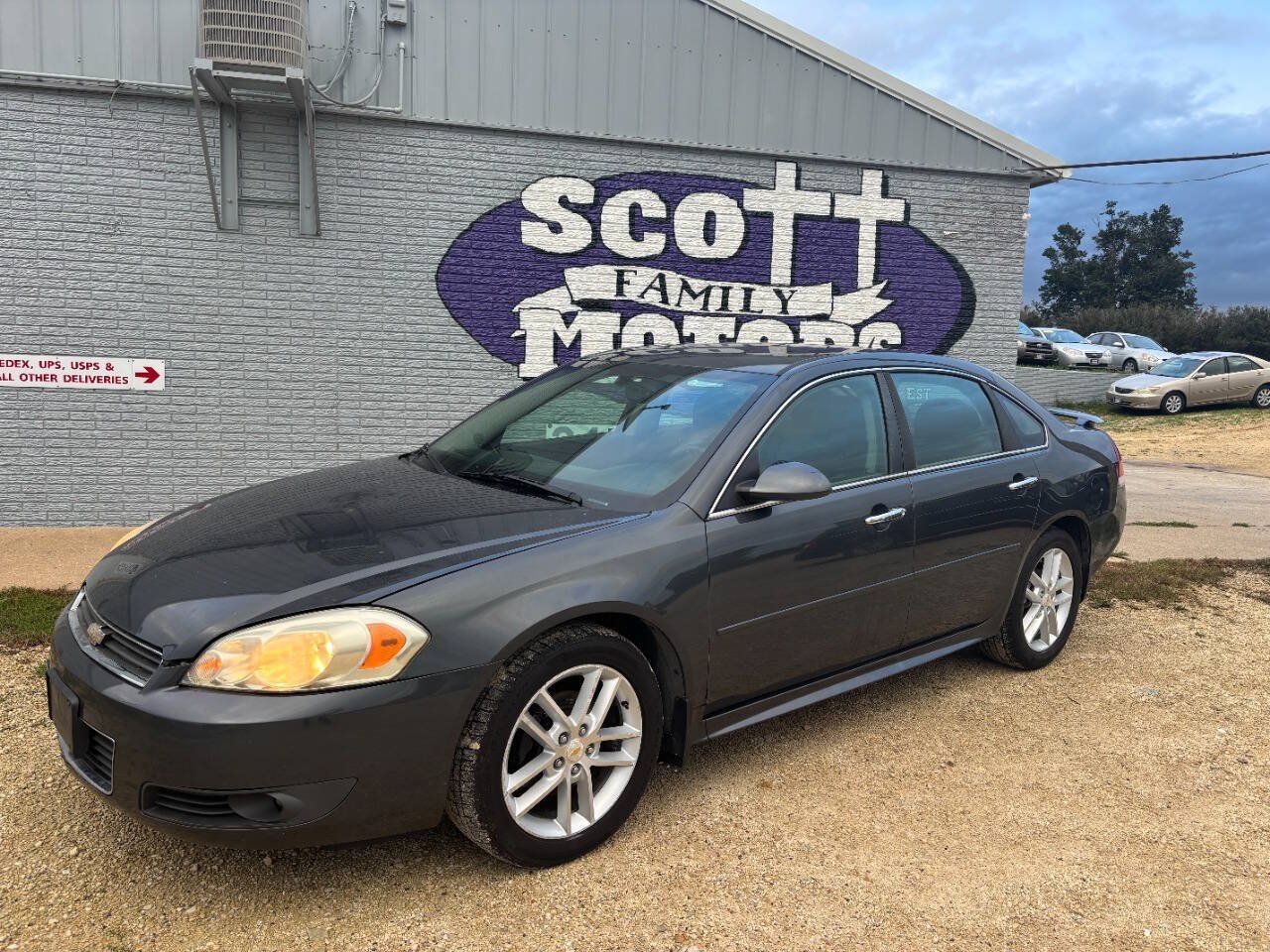 Used 2011 Chevrolet Impala LTZ FWD image 1
