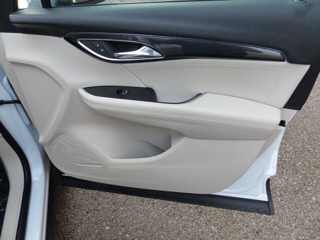 Used 2021 Buick Envision Preferred FWD image 28