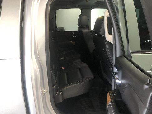 Used 2018 Chevrolet Silverado 1500 LTZ AWD/4WD image 18