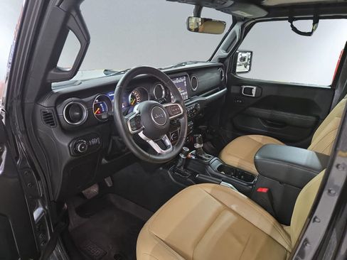 Used 2019 Jeep Wrangler Unlimited Sahara AWD/4WD image 6