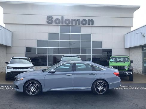 Used 2022 Honda Accord Touring image 1