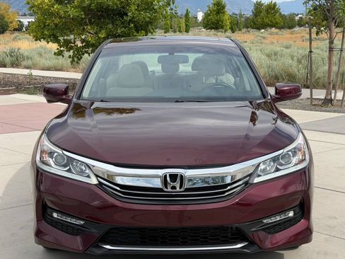 Used 2017 Honda Accord EX-L image 2