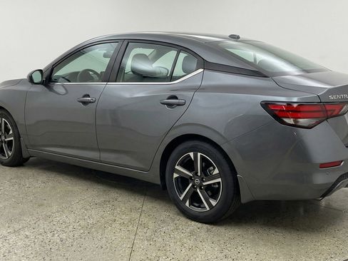 Used 2025 Nissan Sentra SV image 5