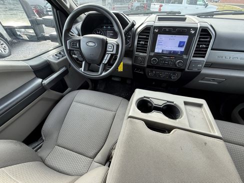 Used 2022 Ford F250 XLT image 3
