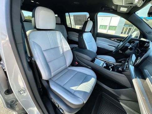 Used 2025 Chevrolet Traverse High Country w/ LPO, Floor Liner Package image 28