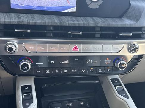 Used 2025 Kia Telluride EX FWD image 24