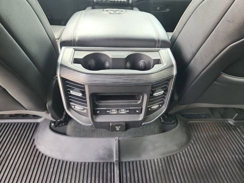 Used 2024 RAM 1500 Laramie AWD/4WD image 11