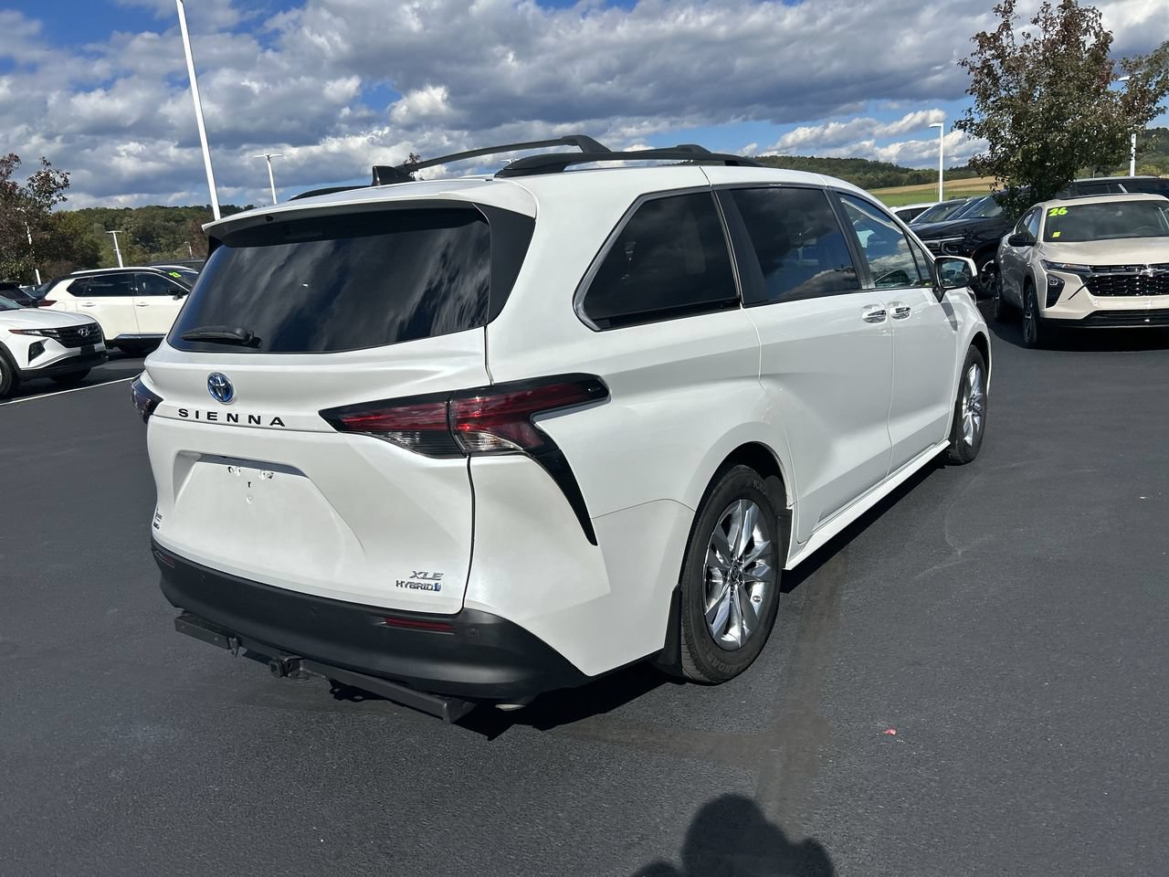 Used 2022 Toyota Sienna XLE w/ XLE Plus Package AWD/4WD image 7