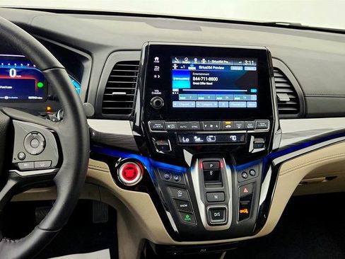 Used 2023 Honda Odyssey Elite image 17