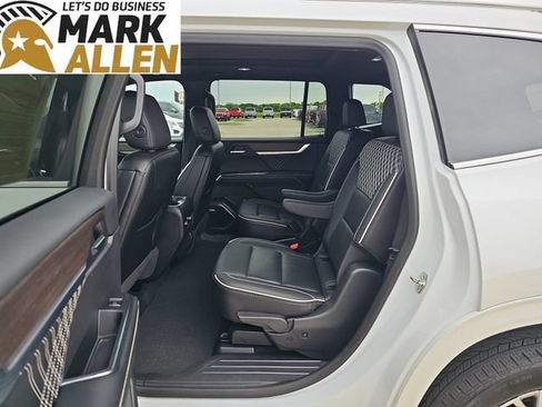Used 2025 GMC Acadia Denali AWD/4WD image 26