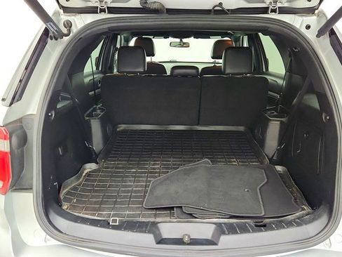 Used 2017 Ford Explorer XLT w/ Equipment Group 202A image 23