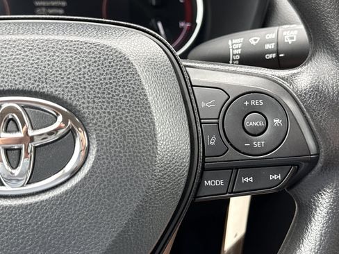 Used 2024 Toyota RAV4 LE FWD image 20