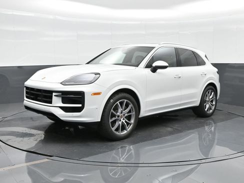 New 2025 Porsche Cayenne image 1